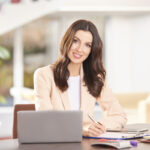 What is a bridging loan broker?