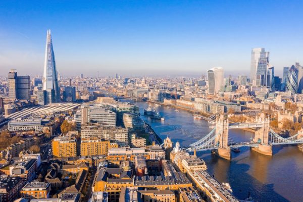 Mortgage adviser in London
